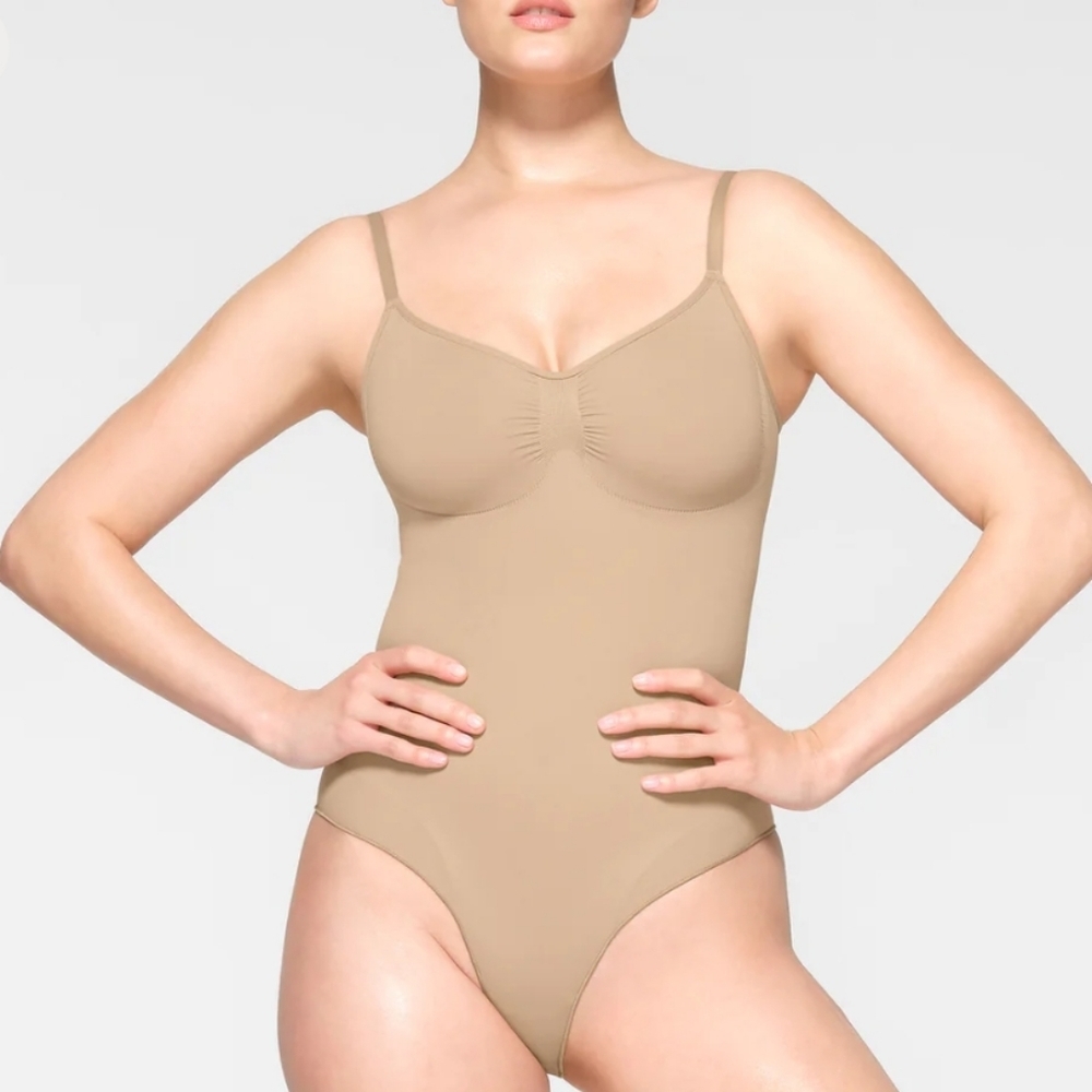 SKIMS Seamless Sculpt Bodysuit Shapewear Neutral Nude Control